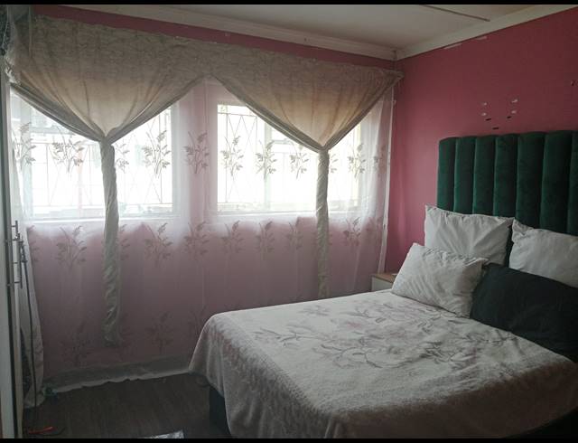4 BEDROOM HOUSE FOR SALE IN RAISETHORPE